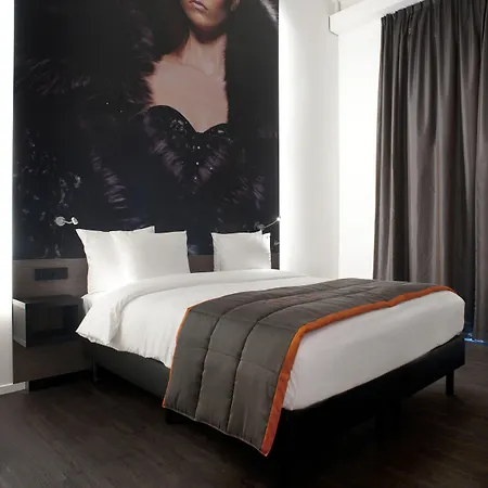 The Manor 4*