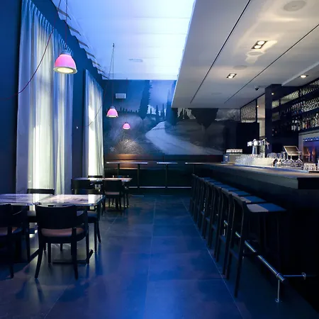 Szálloda The Manor 4*