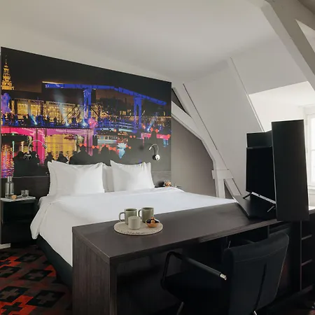 Szálloda The Manor 4*