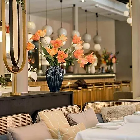 The Manor Hotel