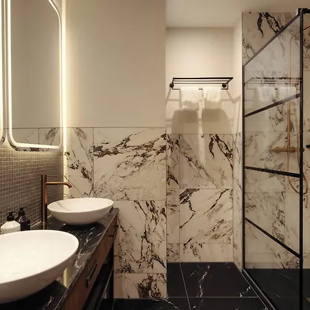 The Manor 4* Amsterdam