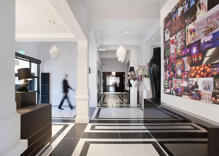 The Manor Отель 4*