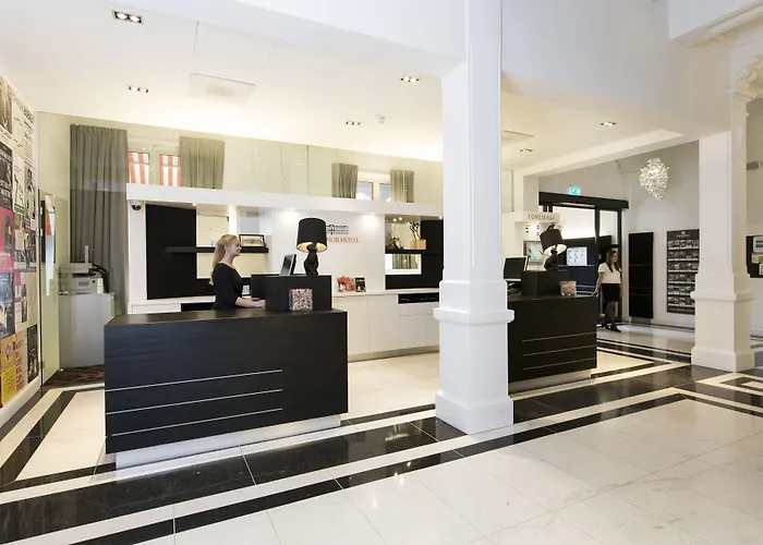 The Manor Отель 4*