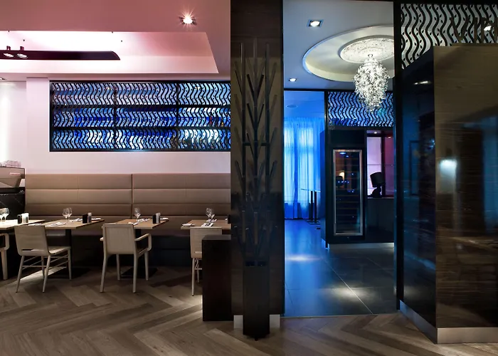 The Manor Отель 4*