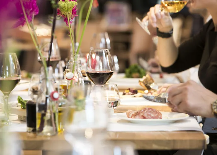 Отель The Manor Амстердам