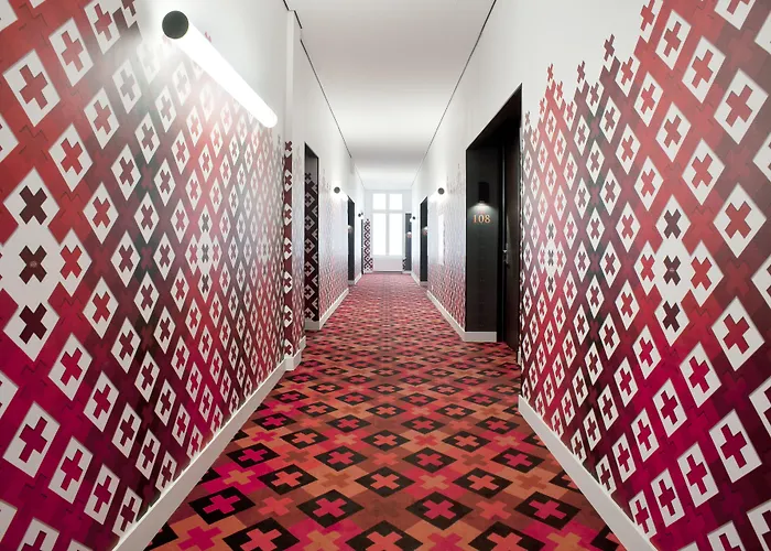 The Manor Отель 4*