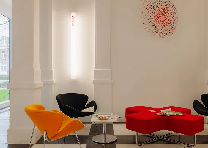 Отель The Manor