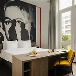 The Manor Hotel 4*