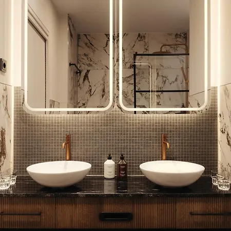 The Manor Hotel 4*