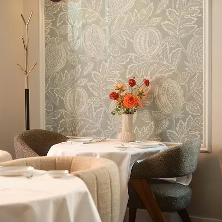 The Manor 4*